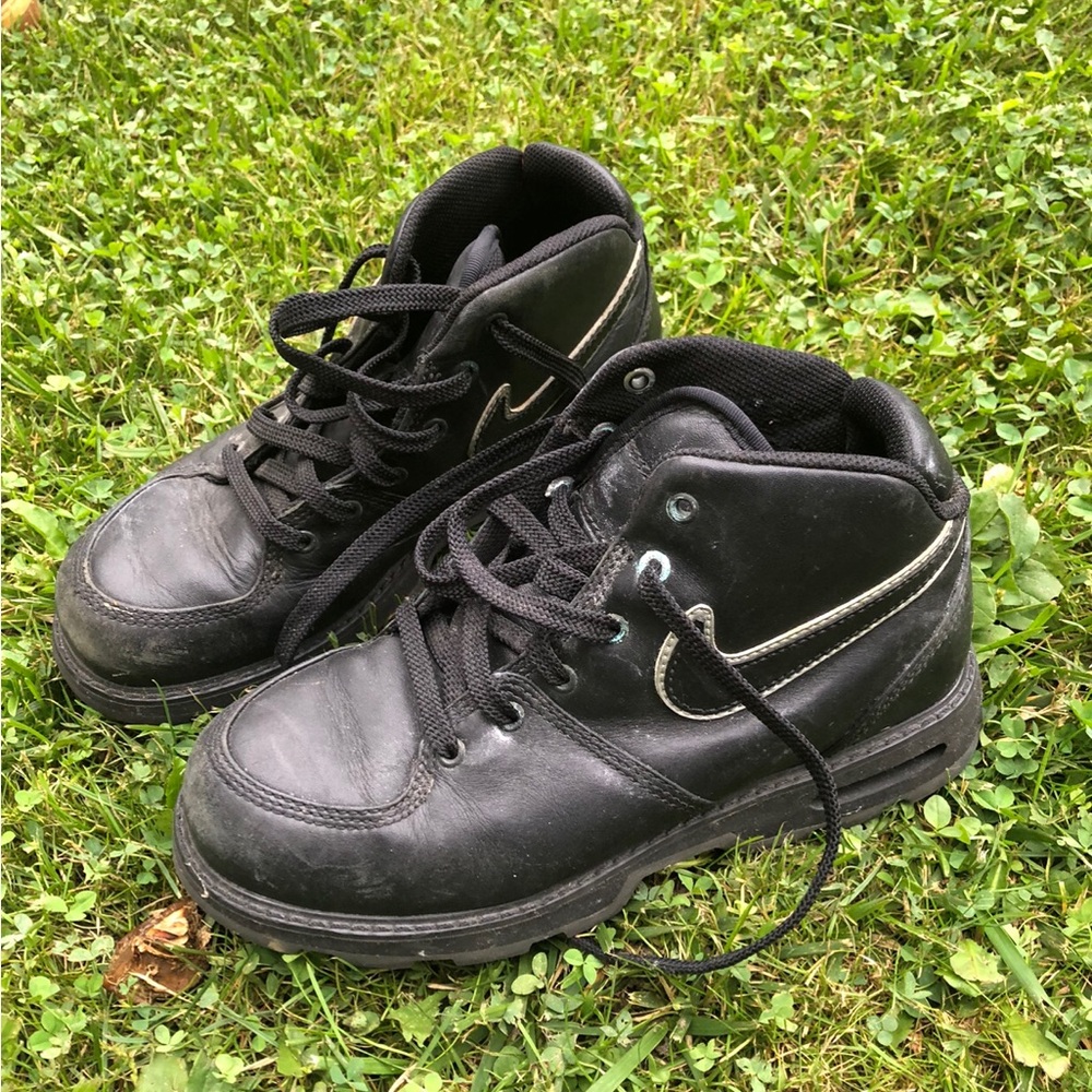 Black Men's High-Top- Nike